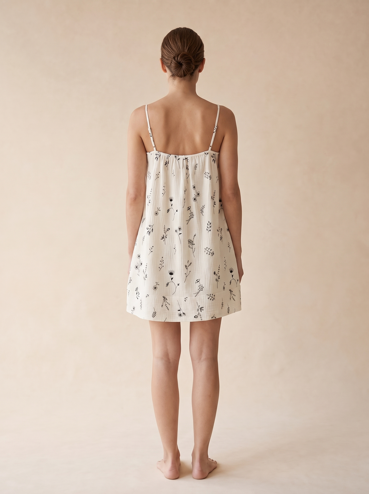 VL-092 female back