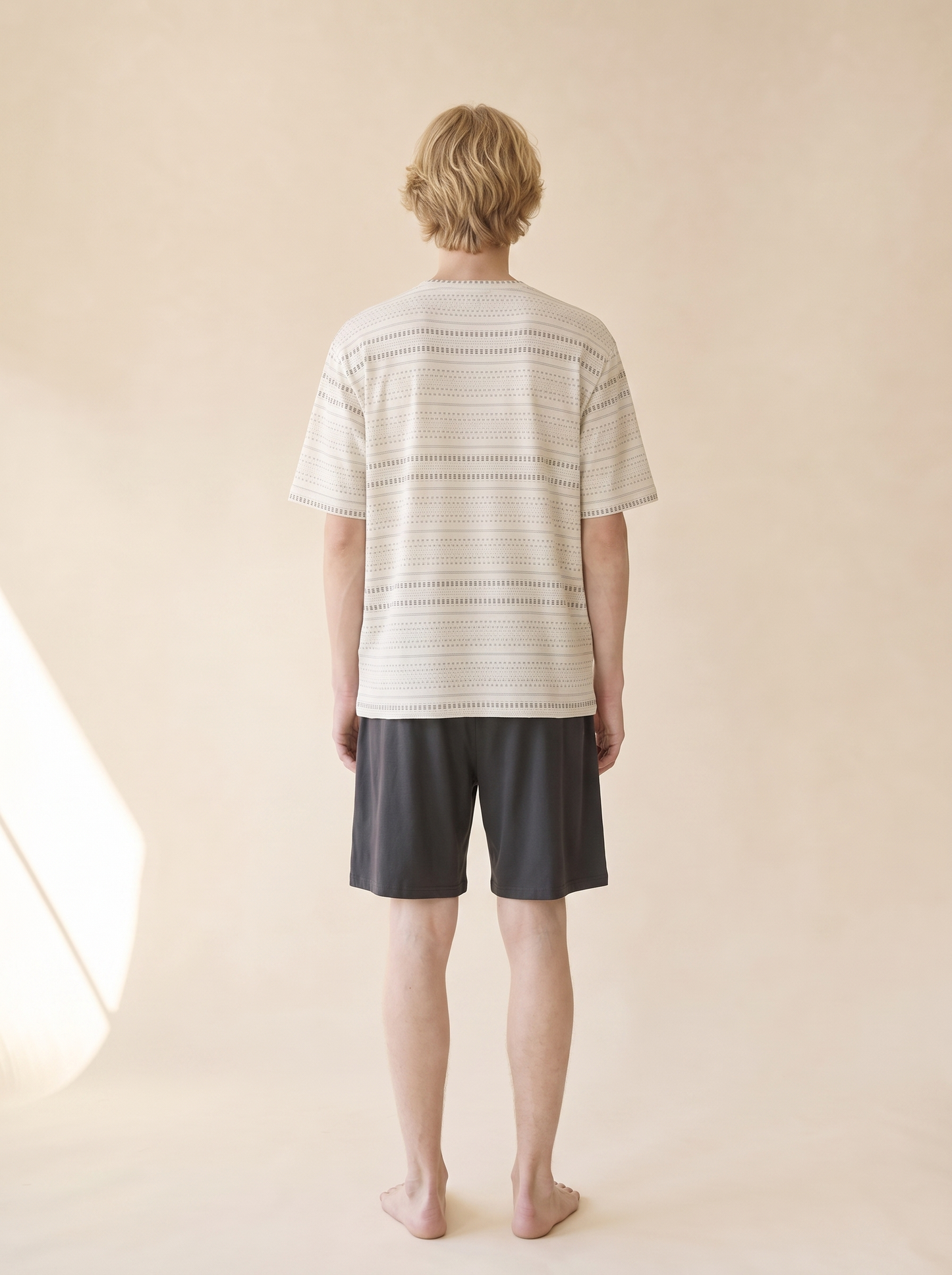 VL-083 男性着用 背面