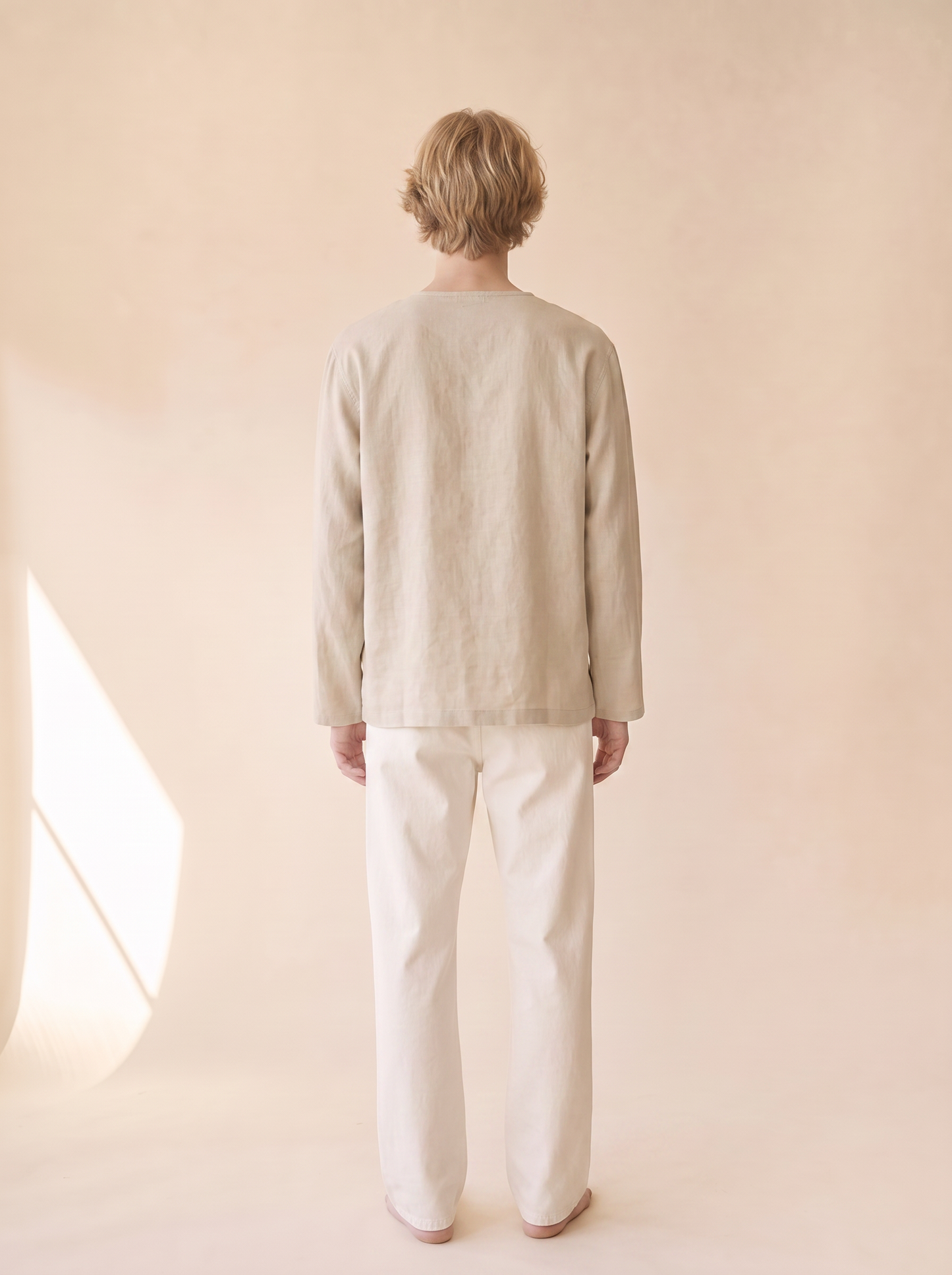 VL-060 男性着用 背面
