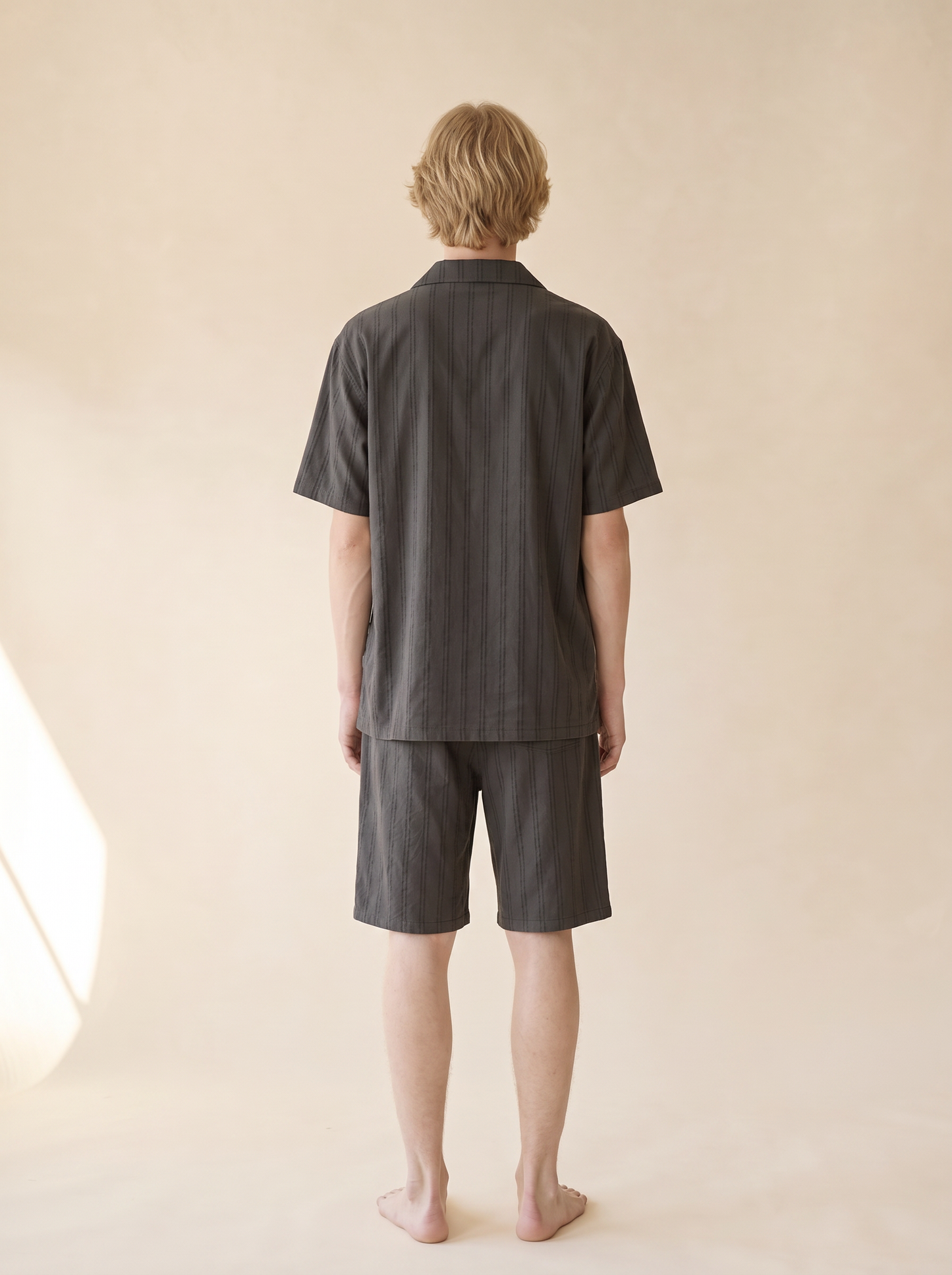 VL-085 男性着用 背面